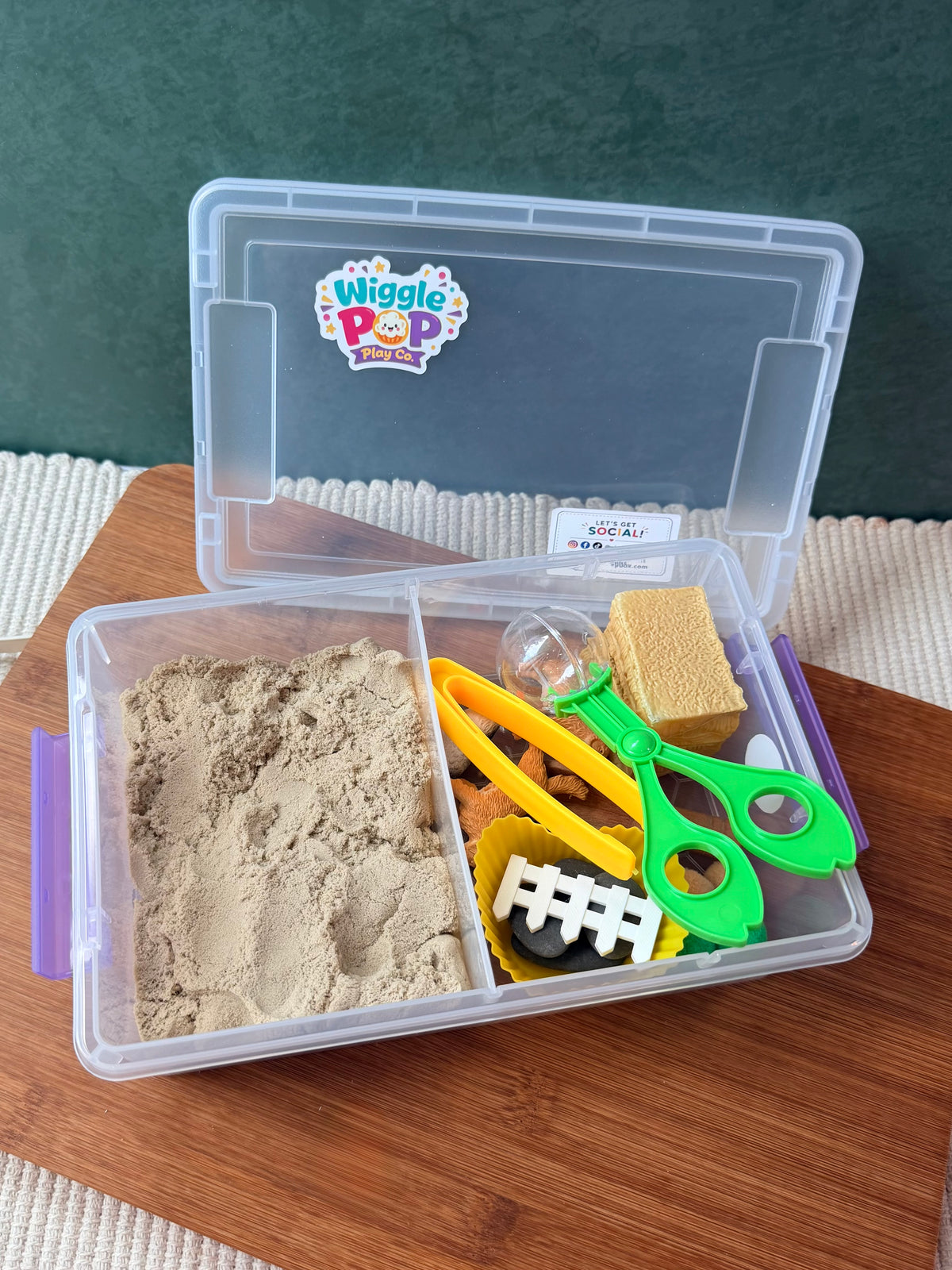 Kids sensory bin. Kinetic sand sensory bin. Farm themed sensory bin. 