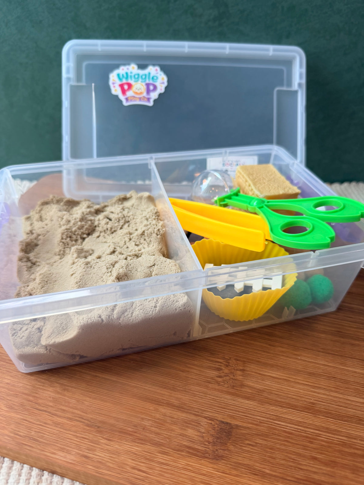Travel sensory bin with lid. Farm theme sensory bin for kids. 
