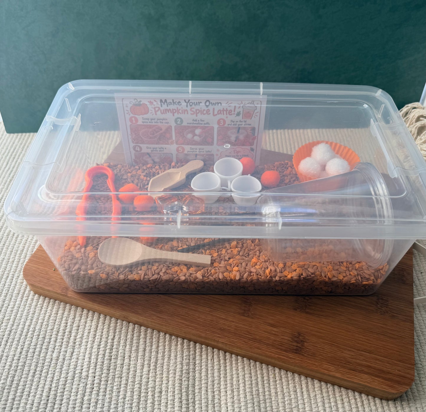 Pumpkin Spice Fall Sensory Bin | Themed kids sensory bin