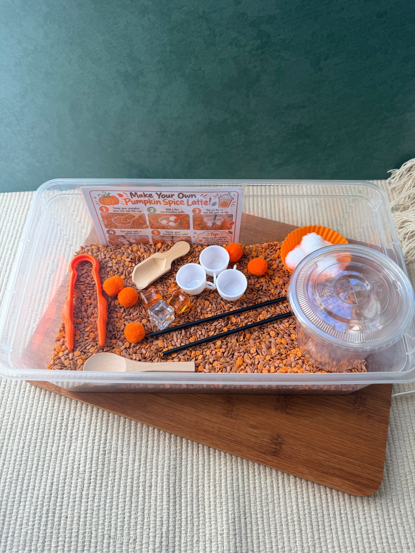 Pumpkin Spice Fall Sensory Bin | Themed kids sensory bin
